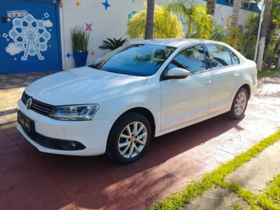 VOLKSWAGEN JETTA 2.0 COMFORTLINE FLEX 4P TIPTRONIC